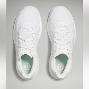 BNWT lululemon w strong feel train sneaker